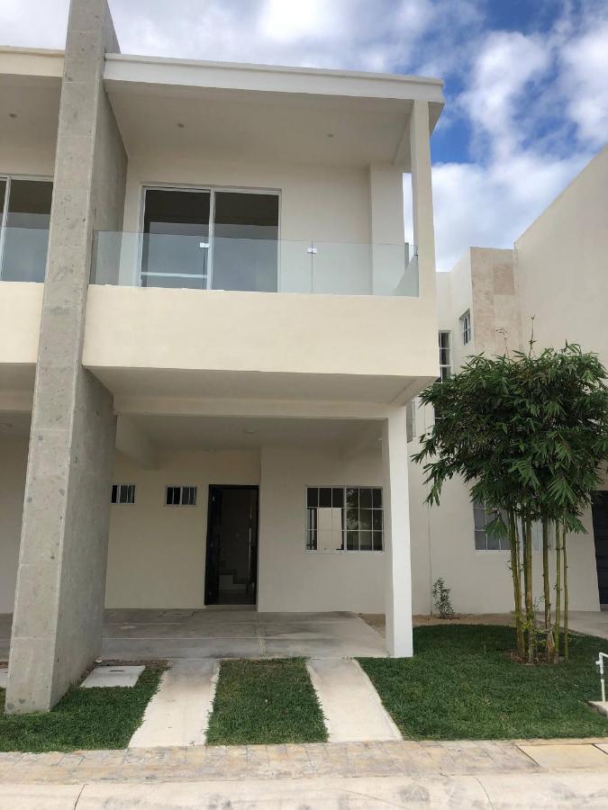 Cozy Family Vacation Home Near The Beach! 신데 델 카르멘 외부 사진